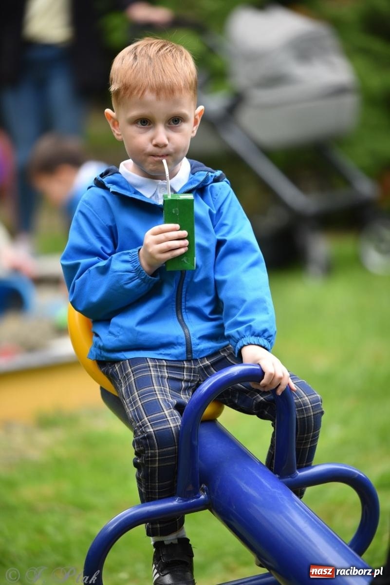 Zdjęcie w galerii na portalu naszraciborz.pl: Rodzinna atmosfera na festynie Przedszkola nr 13 w Raciborzu [FOTO i WIDEO] wiadomości z regionu