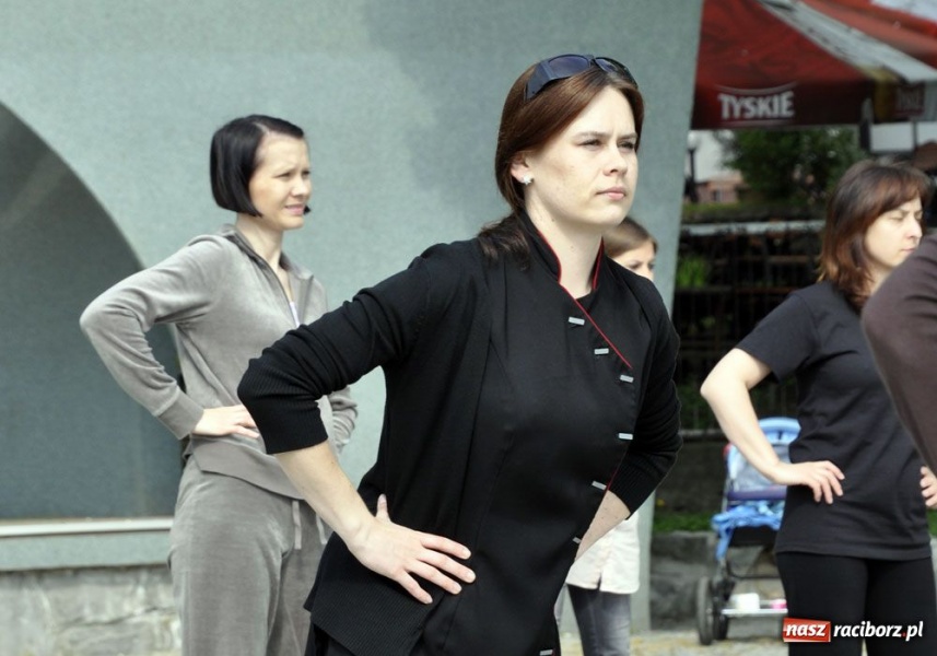 Zdjęcie w galerii na portalu naszraciborz.pl: Raciborskie Tai Chi w parku Roth wiadomości z regionu