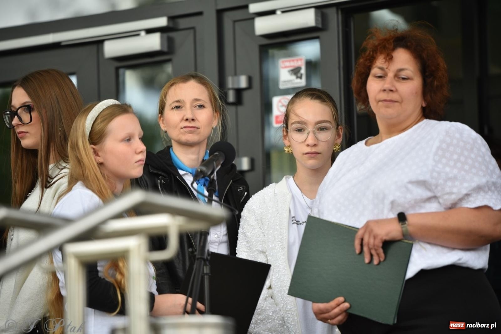 Zdjęcie w galerii na portalu naszraciborz.pl: Rodzinny festyn przed szkołą muzyczną. Było gwarno, kolorowo i radośnie [FOTO i WIDEO] wiadomości z regionu