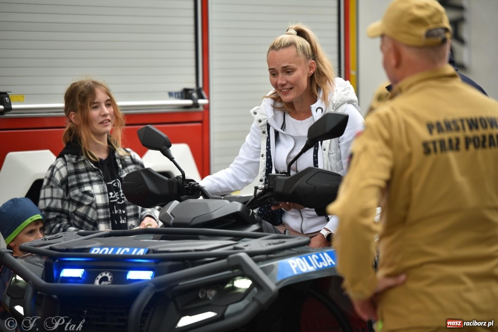 Zdjęcie w galerii na portalu naszraciborz.pl: Rodzinny festyn przed szkołą muzyczną. Było gwarno, kolorowo i radośnie [FOTO i WIDEO] wiadomości z regionu