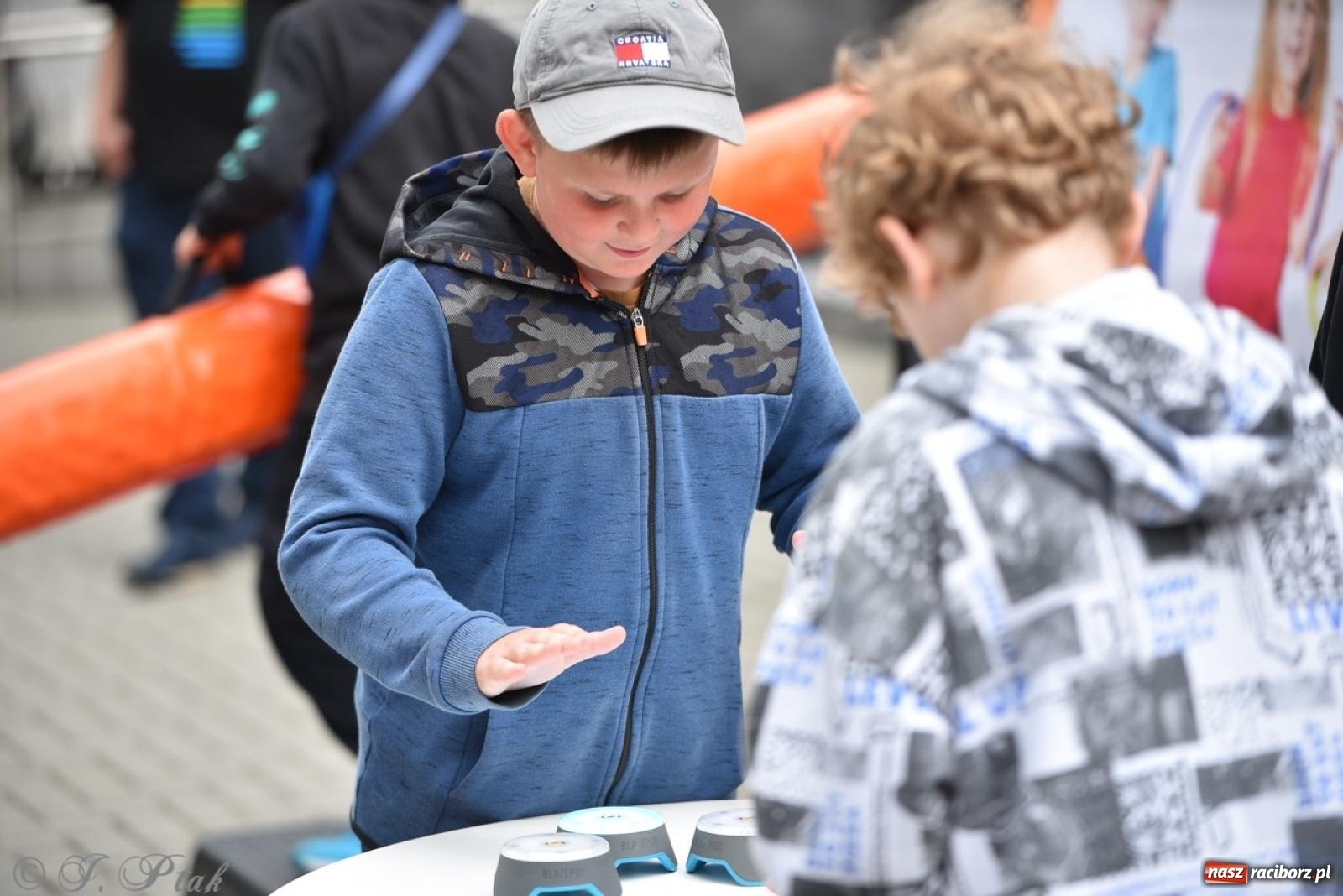 Zdjęcie w galerii na portalu naszraciborz.pl: Rodzinny festyn przed szkołą muzyczną. Było gwarno, kolorowo i radośnie [FOTO i WIDEO] wiadomości z regionu