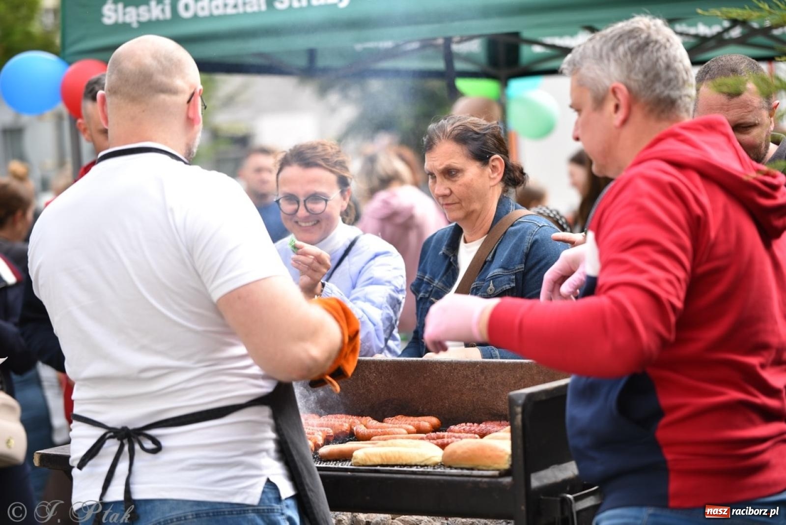 Zdjęcie w galerii na portalu naszraciborz.pl: Rodzinny festyn przed szkołą muzyczną. Było gwarno, kolorowo i radośnie [FOTO i WIDEO] wiadomości z regionu