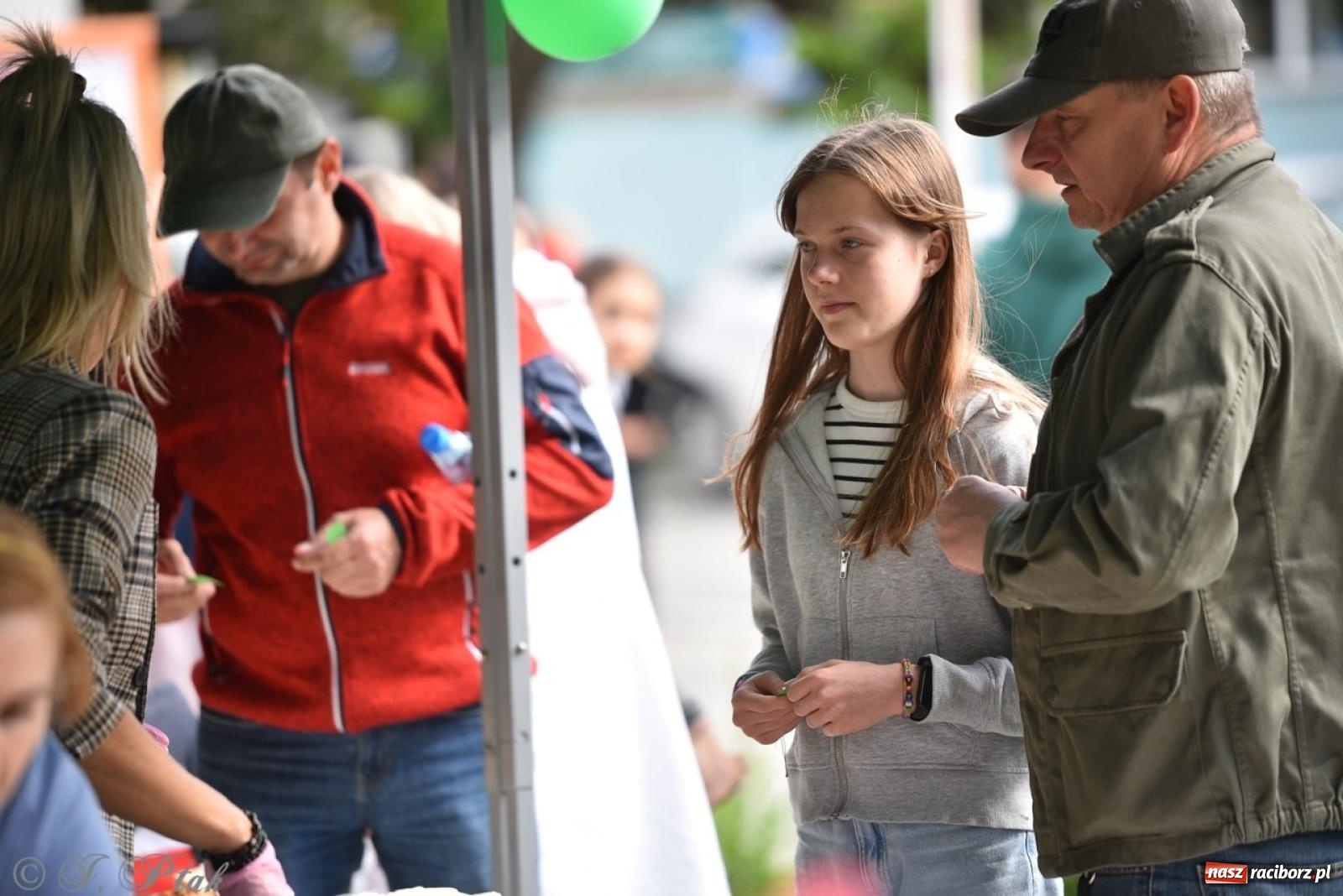 Zdjęcie w galerii na portalu naszraciborz.pl: Rodzinny festyn przed szkołą muzyczną. Było gwarno, kolorowo i radośnie [FOTO i WIDEO] wiadomości z regionu