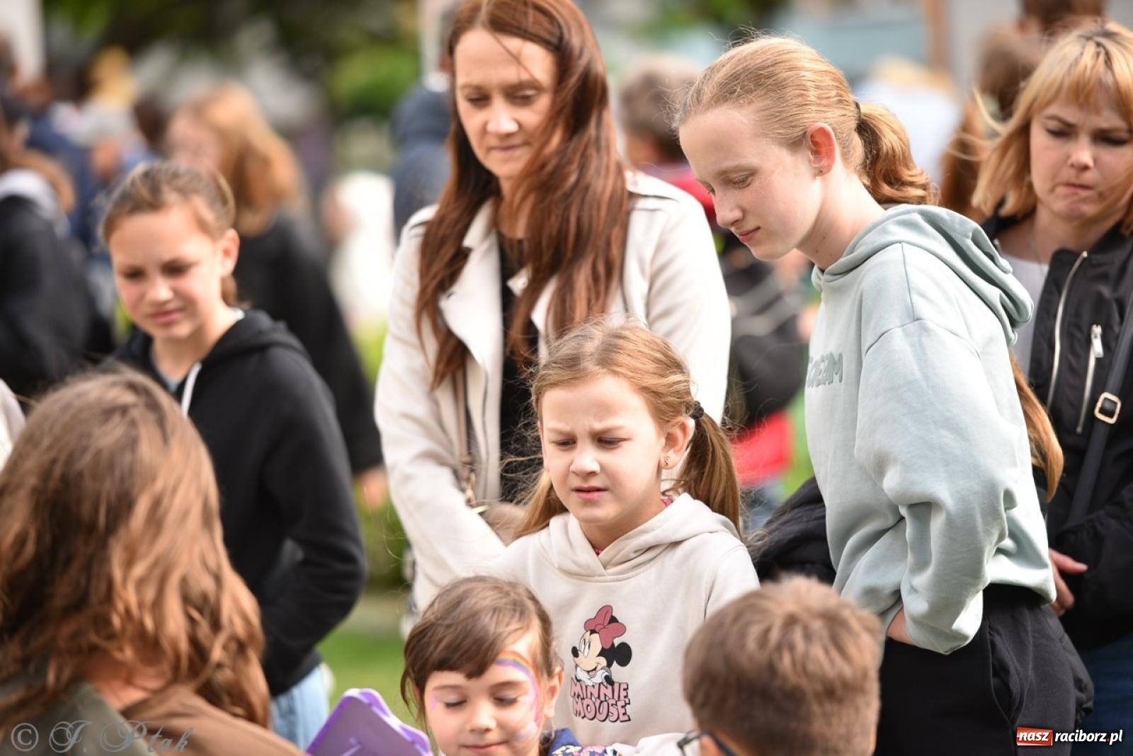 Zdjęcie w galerii na portalu naszraciborz.pl: Rodzinny festyn przed szkołą muzyczną. Było gwarno, kolorowo i radośnie [FOTO i WIDEO] wiadomości z regionu