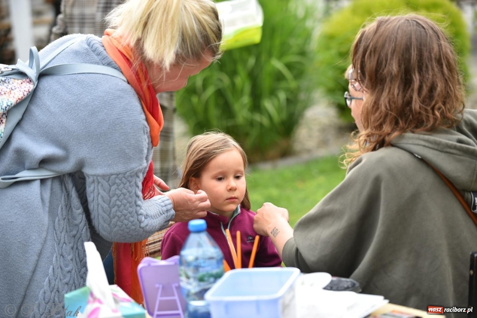 Zdjęcie w galerii na portalu naszraciborz.pl: Rodzinny festyn przed szkołą muzyczną. Było gwarno, kolorowo i radośnie [FOTO i WIDEO] wiadomości z regionu