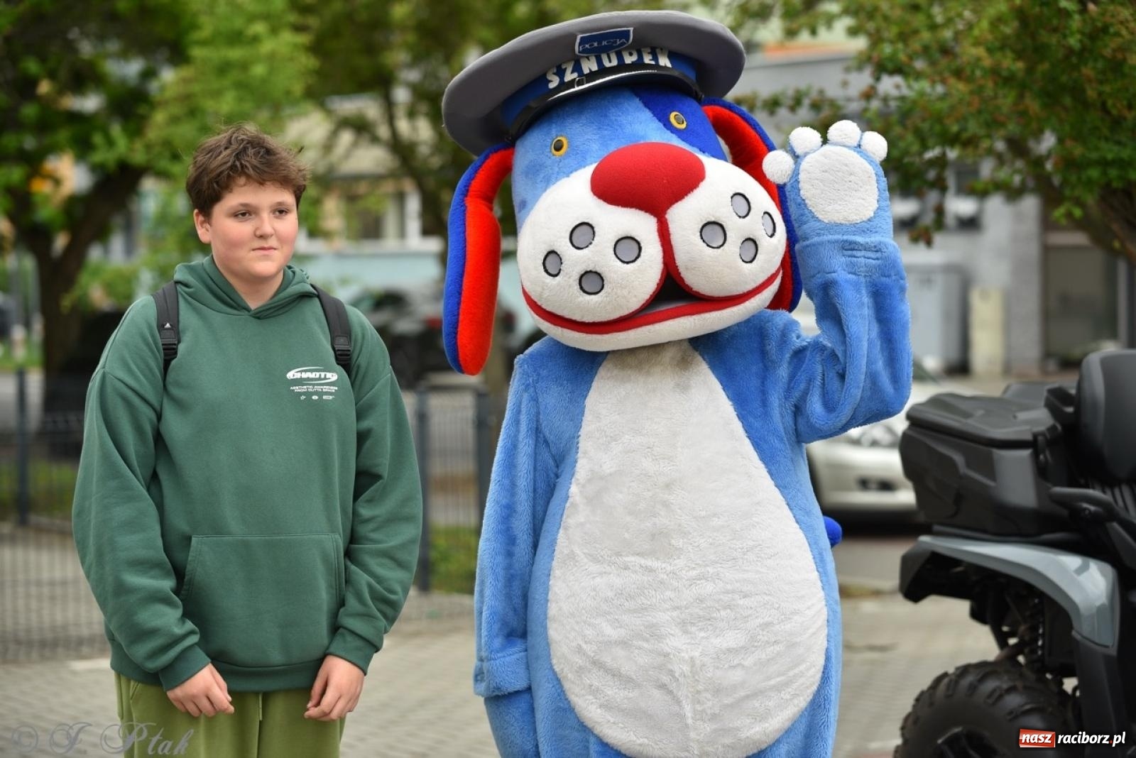 Zdjęcie w galerii na portalu naszraciborz.pl: Rodzinny festyn przed szkołą muzyczną. Było gwarno, kolorowo i radośnie [FOTO i WIDEO] wiadomości z regionu