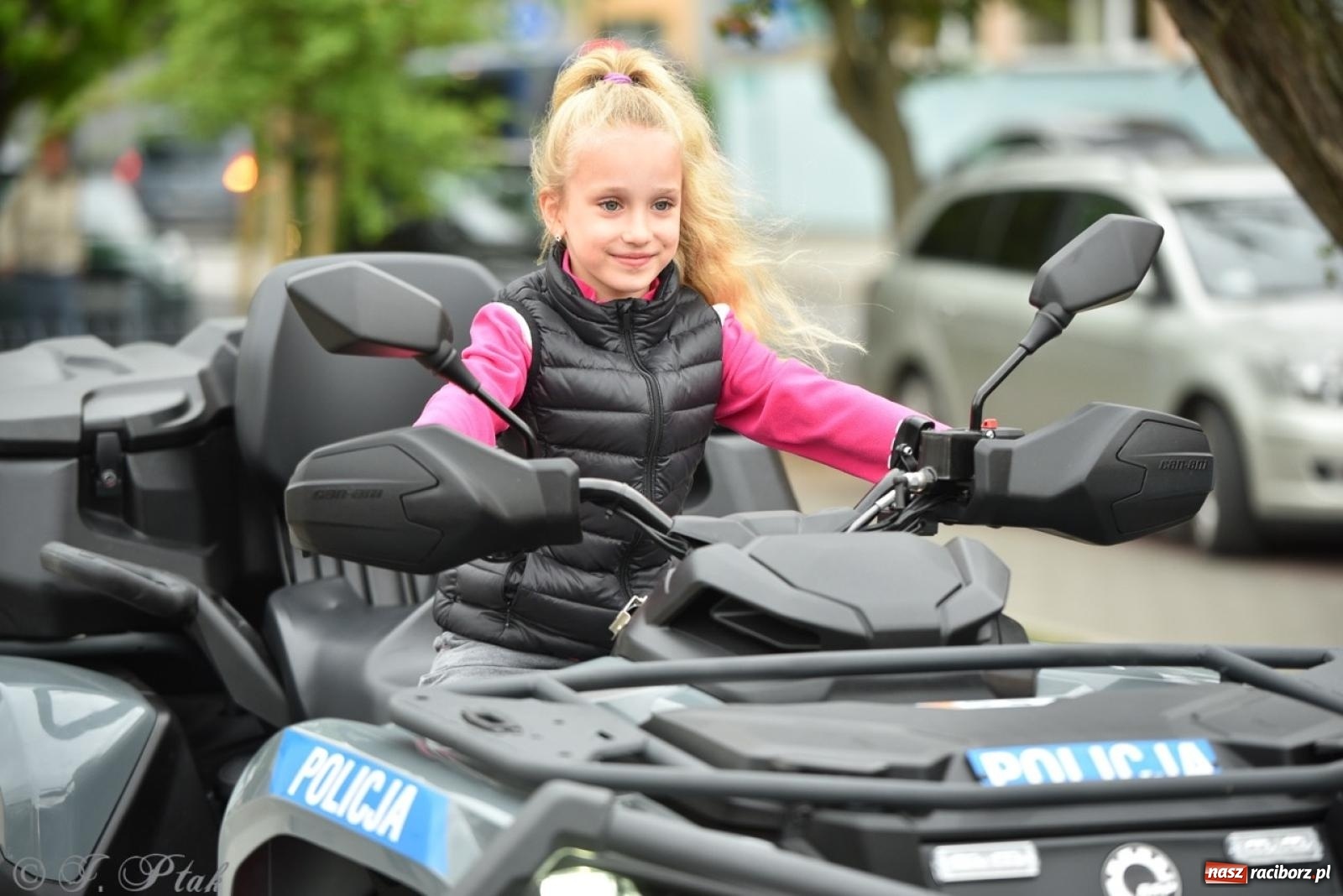 Zdjęcie w galerii na portalu naszraciborz.pl: Rodzinny festyn przed szkołą muzyczną. Było gwarno, kolorowo i radośnie [FOTO i WIDEO] wiadomości z regionu
