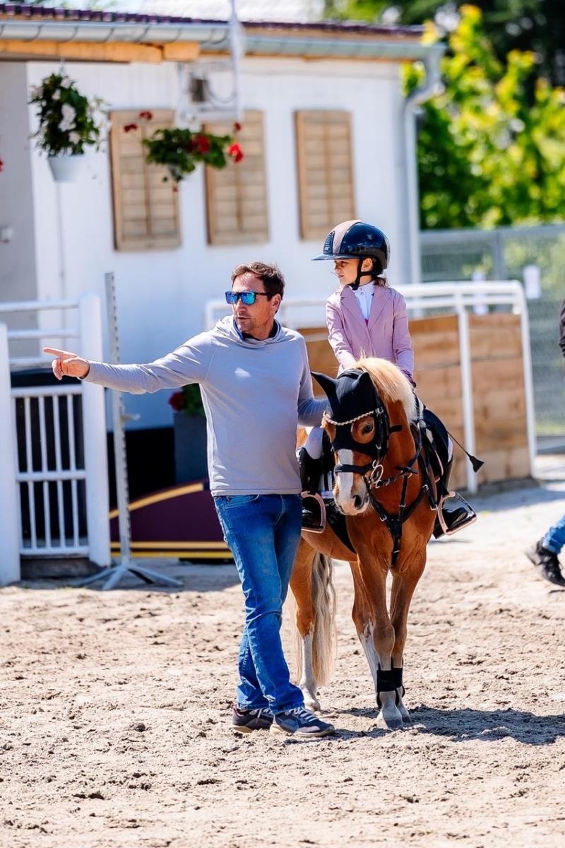 Zdjęcie w galerii na portalu naszraciborz.pl: Sportowe emocje i rodzinna atmosfera – zawody jeździeckie w Kornicach pod patronatem Wójta Gminy Pietrowice Wielkie wiadomości z regionu