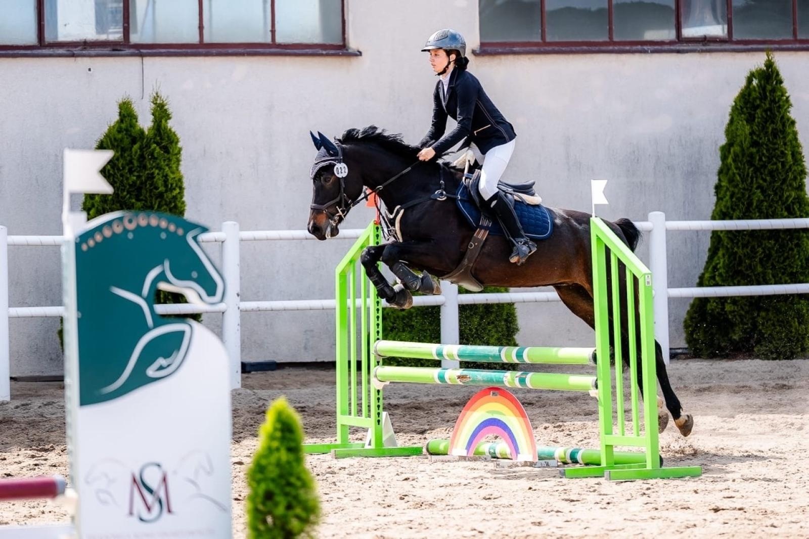 Zdjęcie w galerii na portalu naszraciborz.pl: Sportowe emocje i rodzinna atmosfera – zawody jeździeckie w Kornicach pod patronatem Wójta Gminy Pietrowice Wielkie wiadomości z regionu