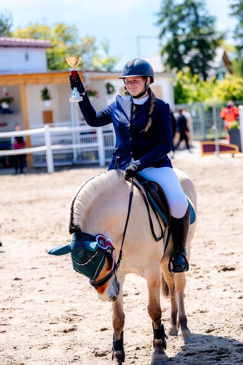 Zdjęcie w galerii na portalu naszraciborz.pl: Sportowe emocje i rodzinna atmosfera – zawody jeździeckie w Kornicach pod patronatem Wójta Gminy Pietrowice Wielkie wiadomości z regionu