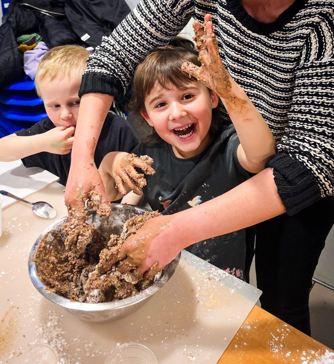 Zdjęcie w galerii na portalu naszraciborz.pl: Słodki Uśmiech Dzieci – Dzień Dziecka w Mieszko S.A. pełen magii i czekolady! wiadomości z regionu