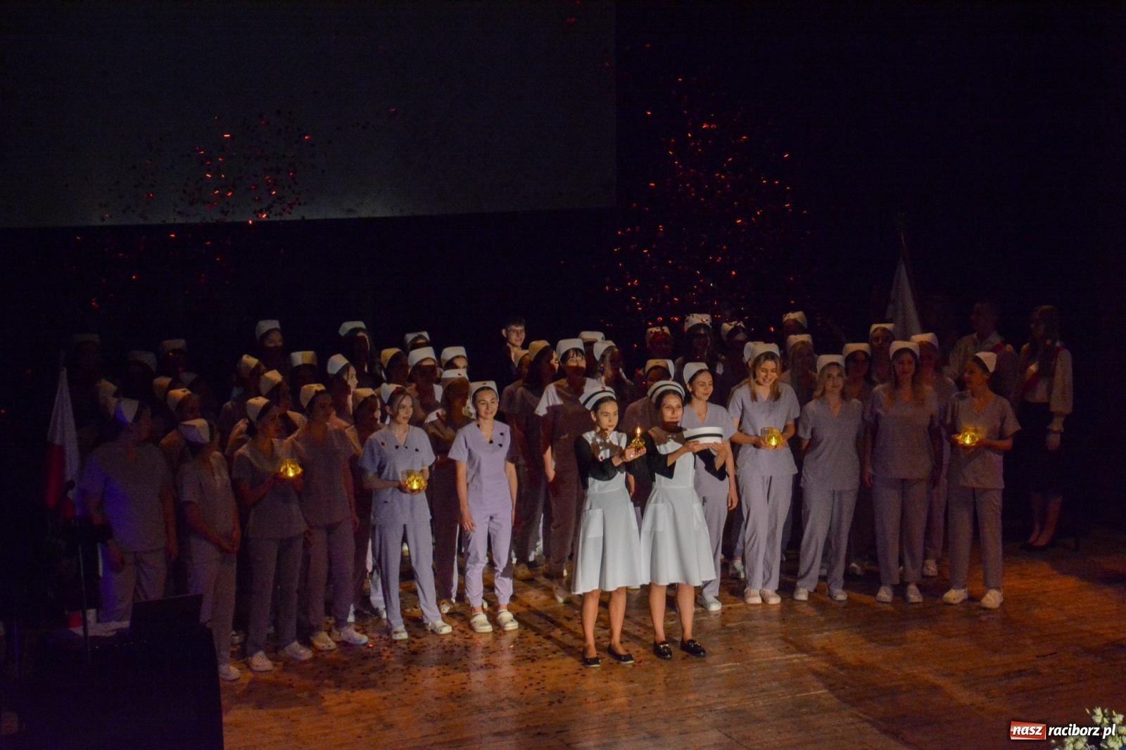 Zdjęcie w galerii na portalu naszraciborz.pl: Uroczystość czepkowania w raciborskiej Akademii Nauk Stosowanych [FOTO i WIDEO] wiadomości z regionu