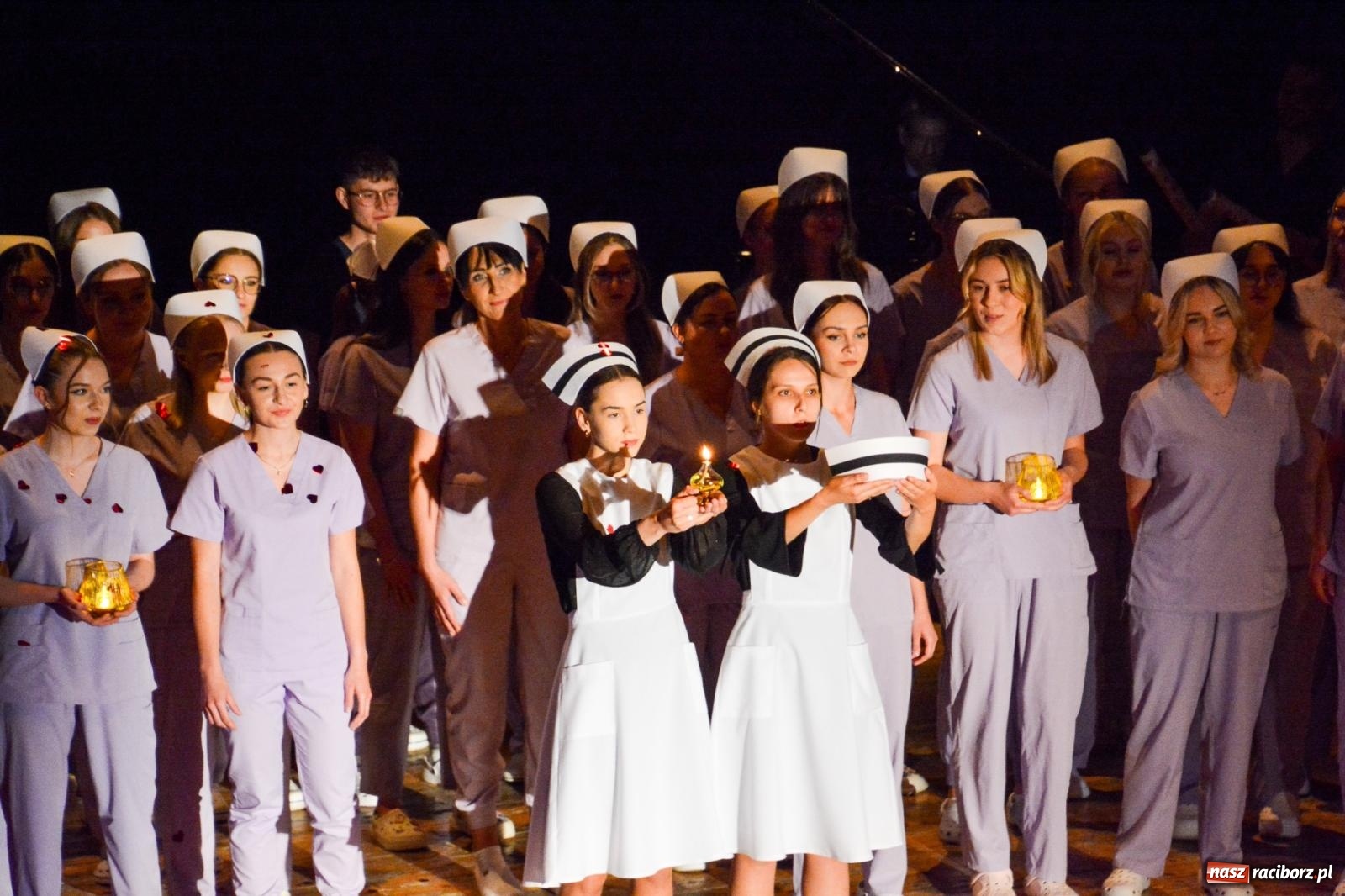 Zdjęcie w galerii na portalu naszraciborz.pl: Uroczystość czepkowania w raciborskiej Akademii Nauk Stosowanych [FOTO i WIDEO] wiadomości z regionu