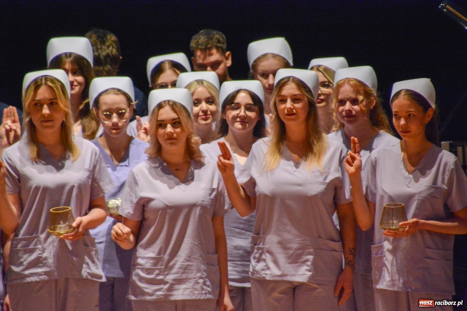 Zdjęcie w galerii na portalu naszraciborz.pl: Uroczystość czepkowania w raciborskiej Akademii Nauk Stosowanych [FOTO i WIDEO] wiadomości z regionu