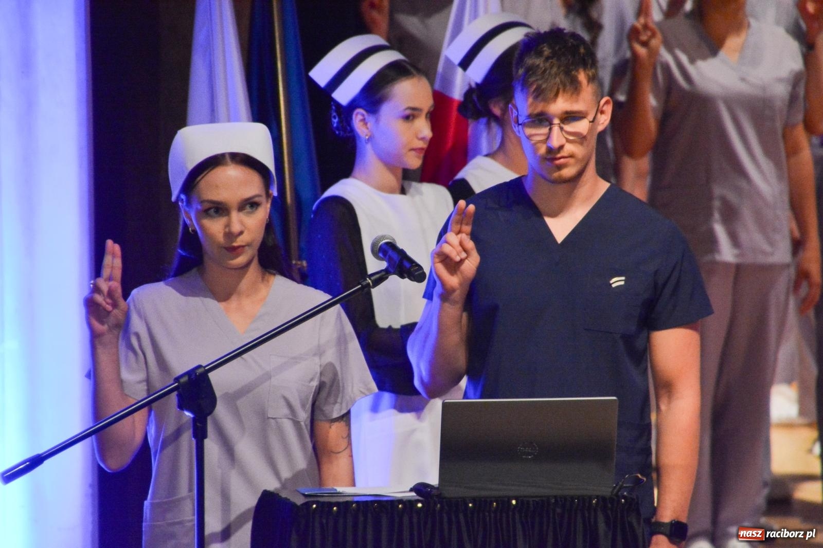 Zdjęcie w galerii na portalu naszraciborz.pl: Uroczystość czepkowania w raciborskiej Akademii Nauk Stosowanych [FOTO i WIDEO] wiadomości z regionu