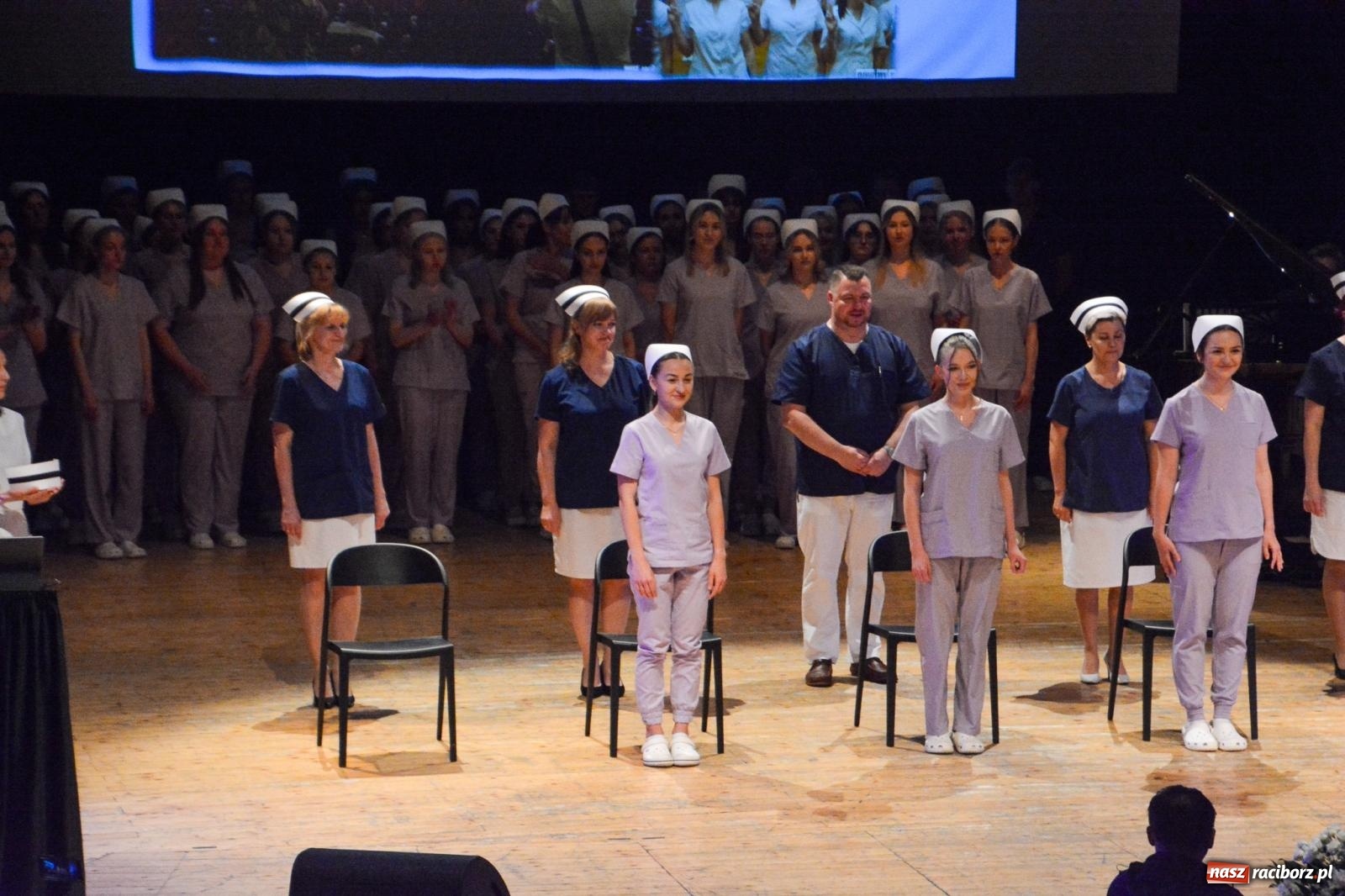 Zdjęcie w galerii na portalu naszraciborz.pl: Uroczystość czepkowania w raciborskiej Akademii Nauk Stosowanych [FOTO i WIDEO] wiadomości z regionu
