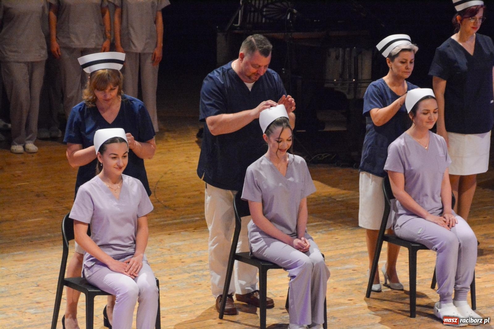 Zdjęcie w galerii na portalu naszraciborz.pl: Uroczystość czepkowania w raciborskiej Akademii Nauk Stosowanych [FOTO i WIDEO] wiadomości z regionu