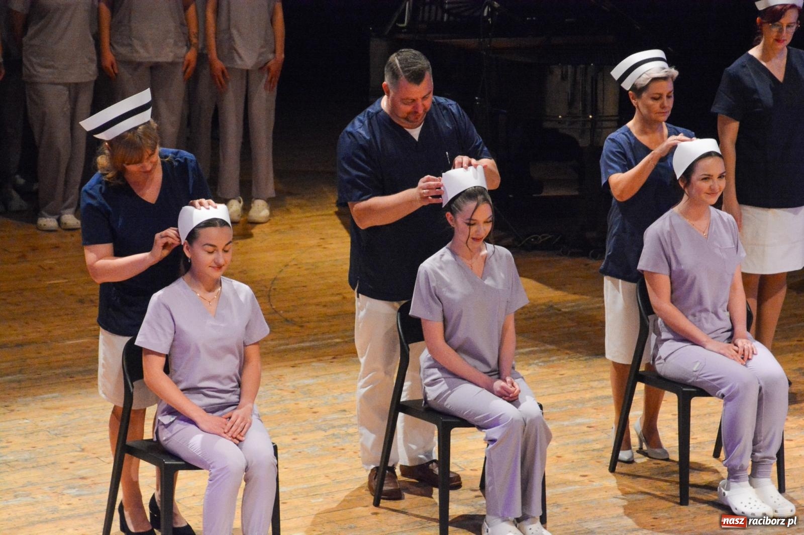 Zdjęcie w galerii na portalu naszraciborz.pl: Uroczystość czepkowania w raciborskiej Akademii Nauk Stosowanych [FOTO i WIDEO] wiadomości z regionu