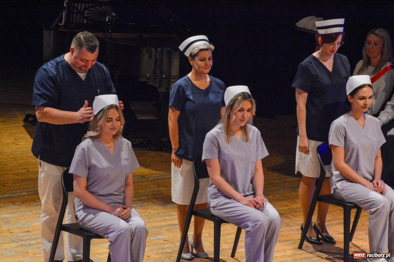 Zdjęcie w galerii na portalu naszraciborz.pl: Uroczystość czepkowania w raciborskiej Akademii Nauk Stosowanych [FOTO i WIDEO] wiadomości z regionu