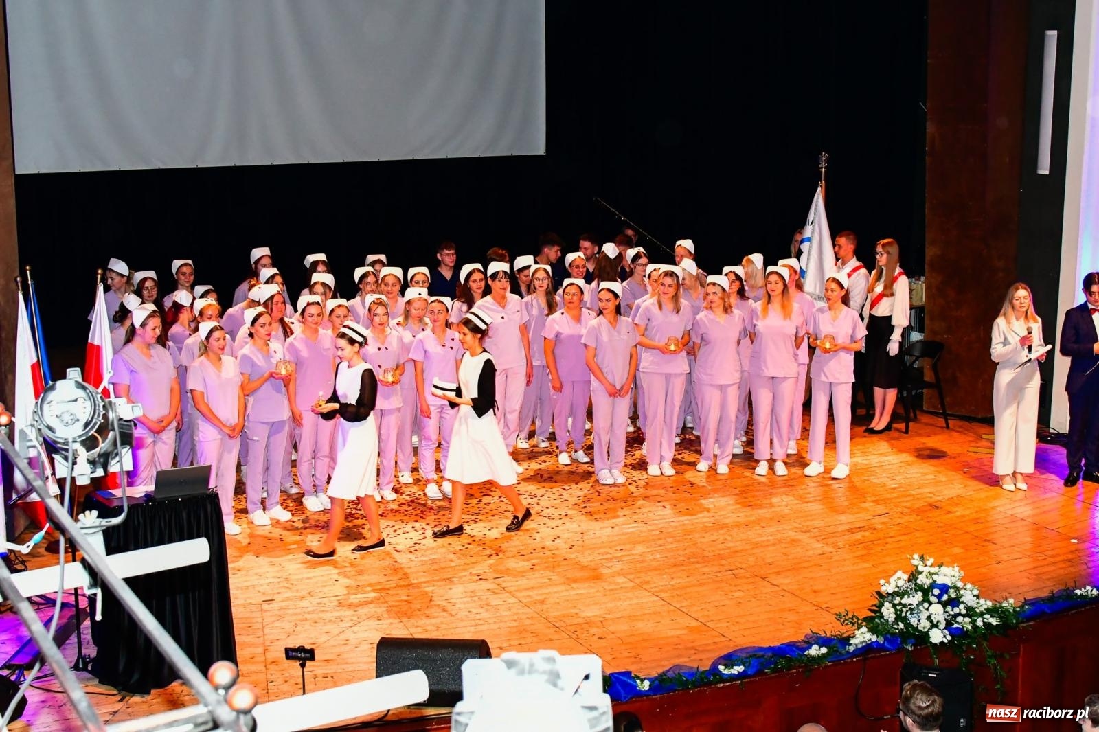 Zdjęcie w galerii na portalu naszraciborz.pl: Uroczystość czepkowania w raciborskiej Akademii Nauk Stosowanych [FOTO i WIDEO] wiadomości z regionu