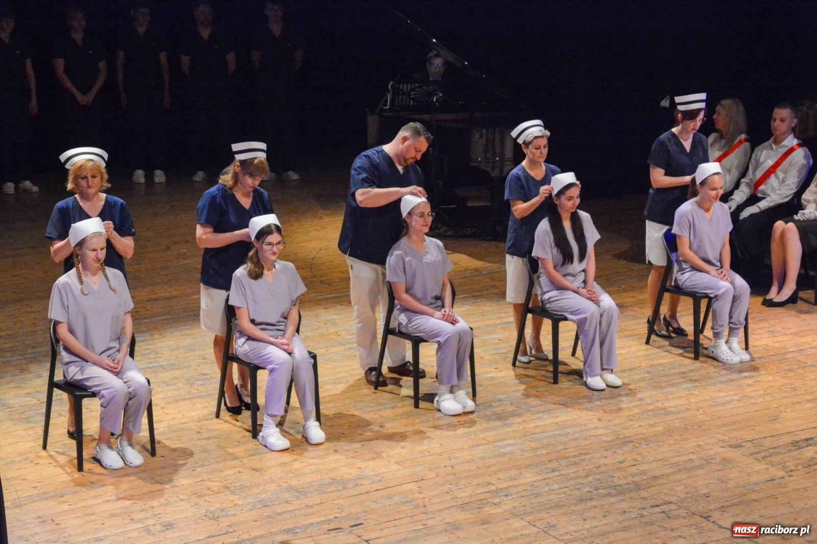 Zdjęcie w galerii na portalu naszraciborz.pl: Uroczystość czepkowania w raciborskiej Akademii Nauk Stosowanych [FOTO i WIDEO] wiadomości z regionu