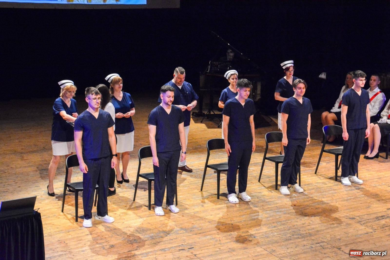 Zdjęcie w galerii na portalu naszraciborz.pl: Uroczystość czepkowania w raciborskiej Akademii Nauk Stosowanych [FOTO i WIDEO] wiadomości z regionu