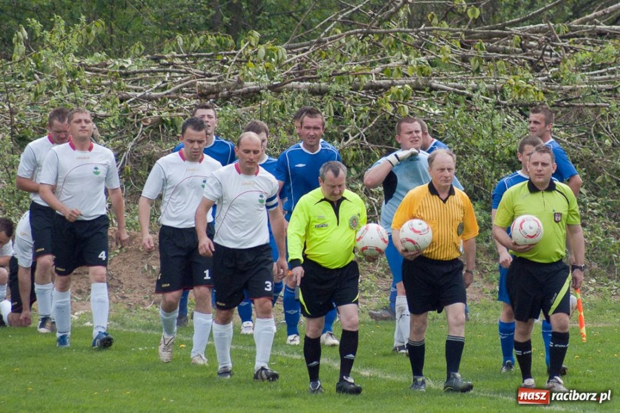 Zdjęcie w galerii na portalu naszraciborz.pl: Kopanina w Górkach. Buków pokonany wiadomości z regionu