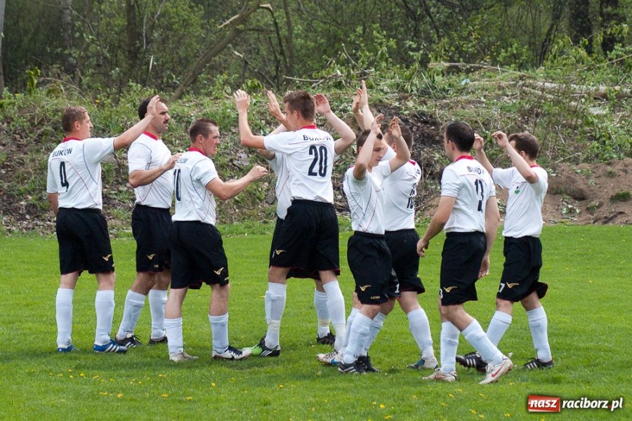 Zdjęcie w galerii na portalu naszraciborz.pl: Kopanina w Górkach. Buków pokonany wiadomości z regionu