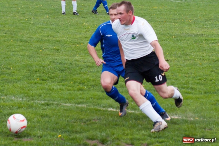 Zdjęcie w galerii na portalu naszraciborz.pl: Kopanina w Górkach. Buków pokonany wiadomości z regionu