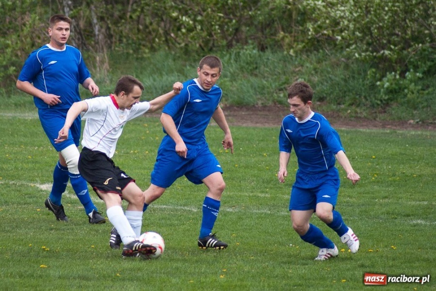 Zdjęcie w galerii na portalu naszraciborz.pl: Kopanina w Górkach. Buków pokonany wiadomości z regionu