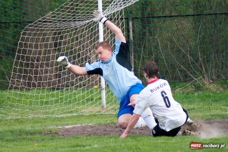 Zdjęcie w galerii na portalu naszraciborz.pl: Kopanina w Górkach. Buków pokonany wiadomości z regionu