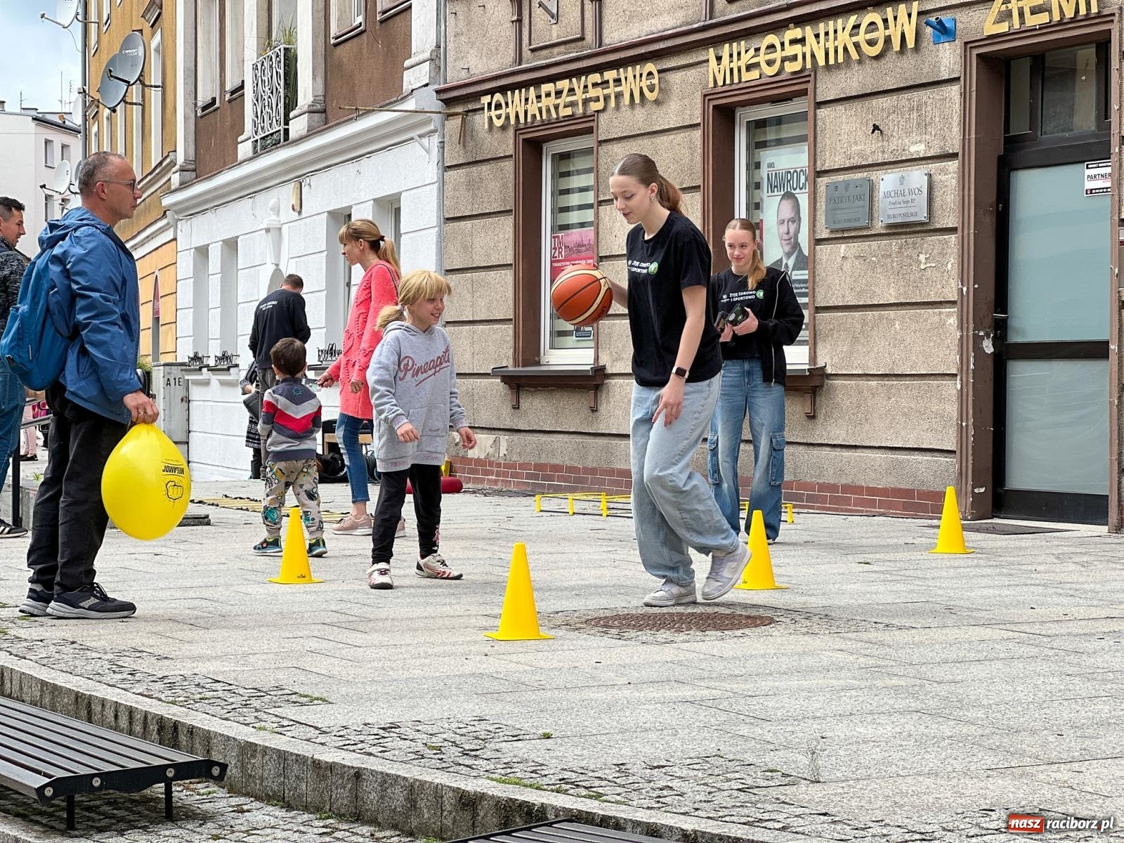 Zdjęcie w galerii na portalu naszraciborz.pl: Dzień Dziecka na Długiej: kolorowy festyn dla najmłodszych wiadomości z regionu
