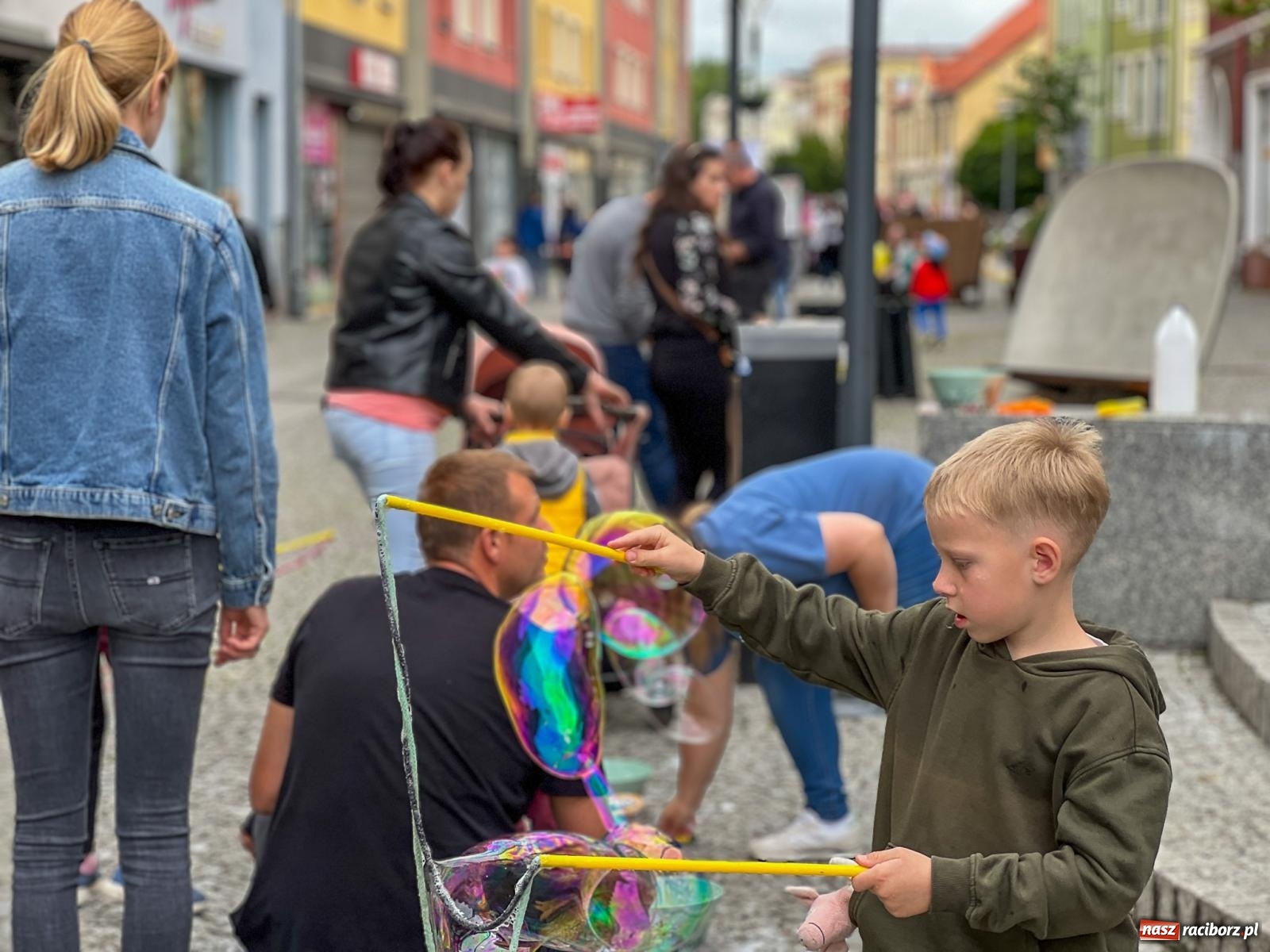 Zdjęcie w galerii na portalu naszraciborz.pl: Dzień Dziecka na Długiej: kolorowy festyn dla najmłodszych wiadomości z regionu