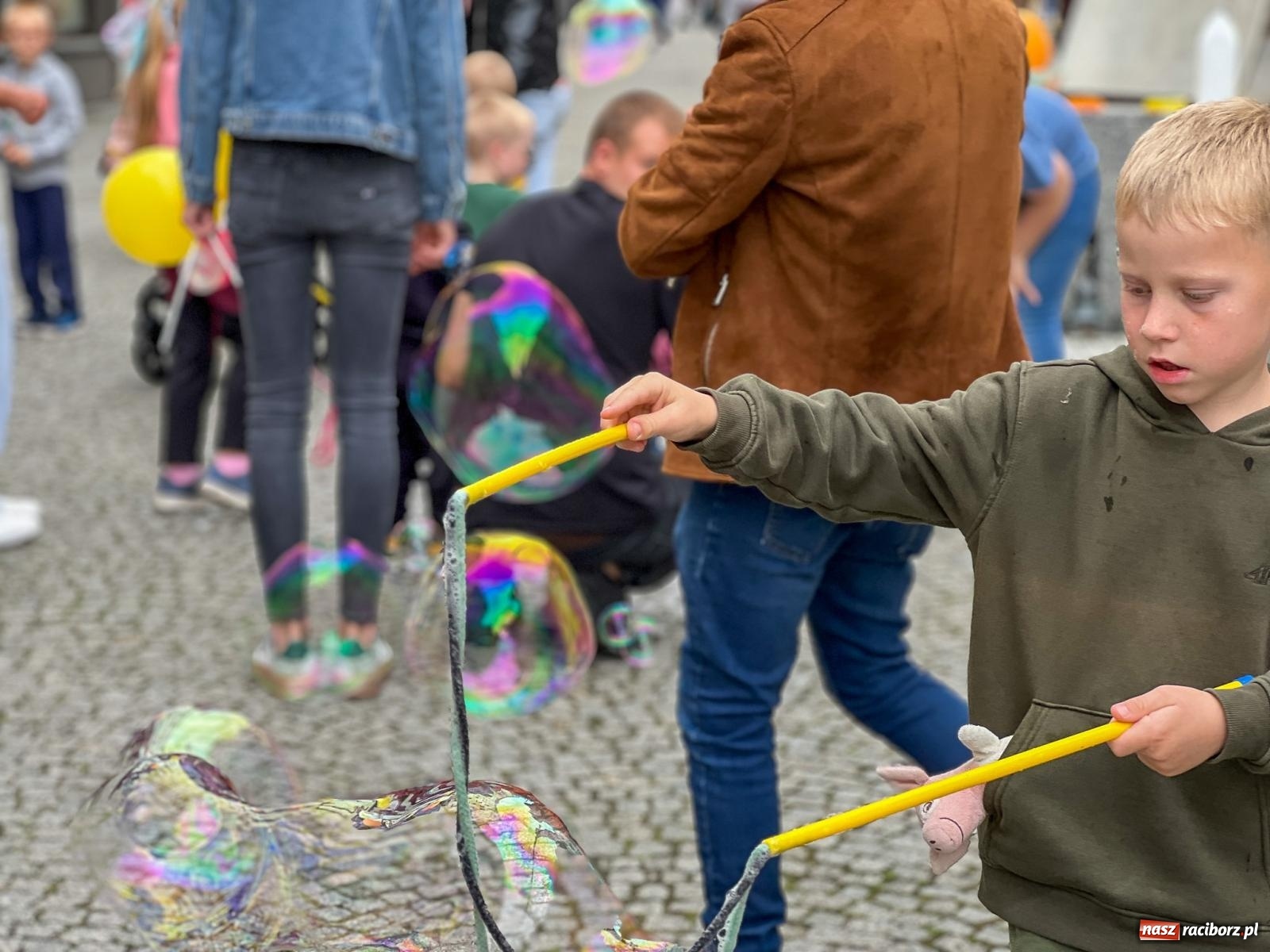 Zdjęcie w galerii na portalu naszraciborz.pl: Dzień Dziecka na Długiej: kolorowy festyn dla najmłodszych wiadomości z regionu