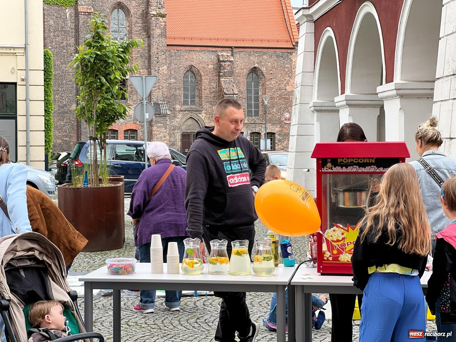 Zdjęcie w galerii na portalu naszraciborz.pl: Dzień Dziecka na Długiej: kolorowy festyn dla najmłodszych wiadomości z regionu