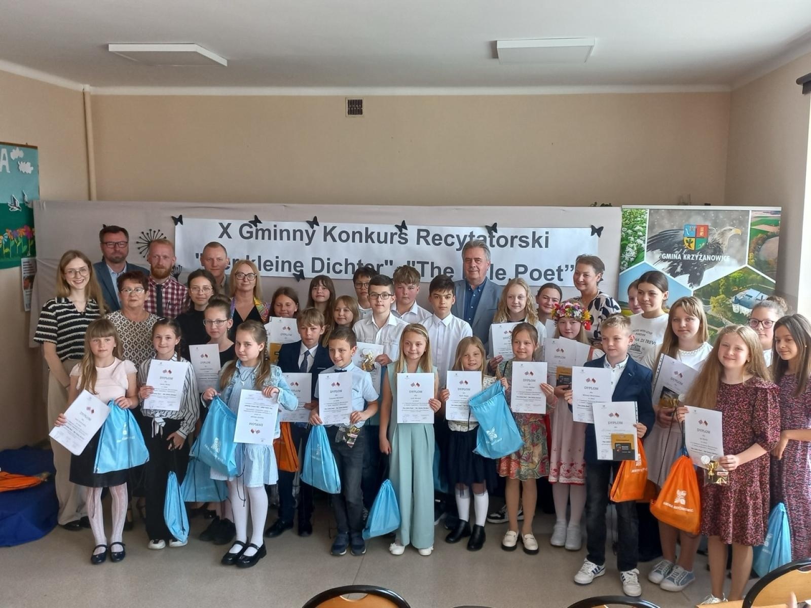 Zdjęcie w galerii na portalu naszraciborz.pl: Gminny Konkurs Recytatorski Der Kleine Dichter / The Little Poet wiadomości z regionu