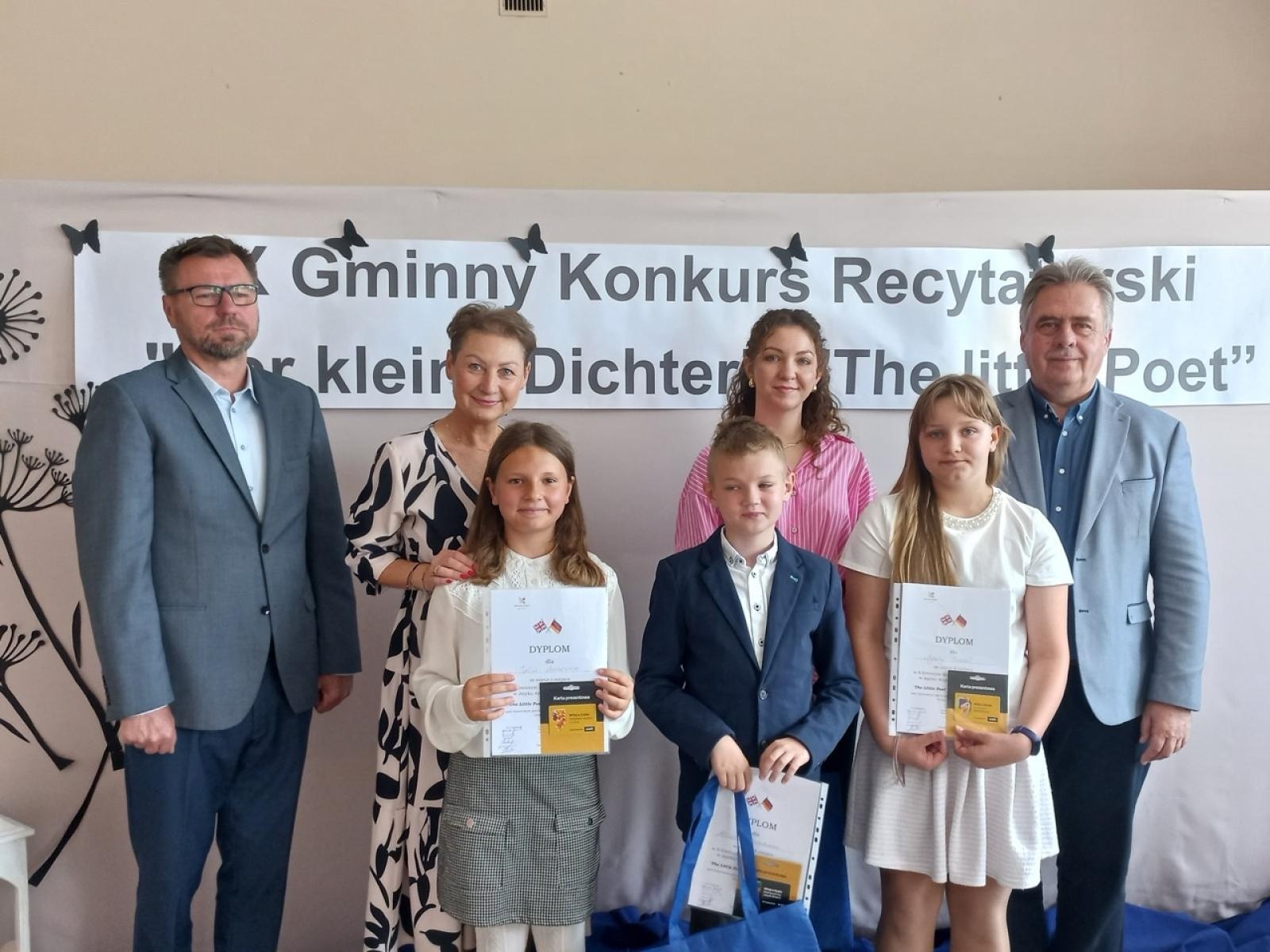 Zdjęcie w galerii na portalu naszraciborz.pl: Gminny Konkurs Recytatorski Der Kleine Dichter / The Little Poet wiadomości z regionu
