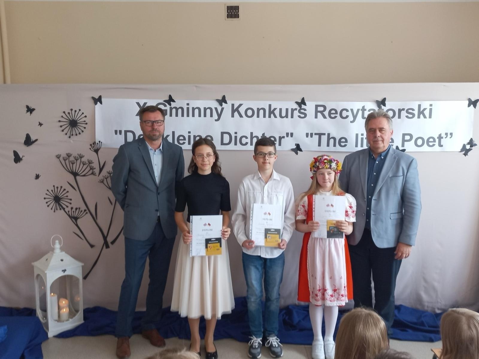 Zdjęcie w galerii na portalu naszraciborz.pl: Gminny Konkurs Recytatorski Der Kleine Dichter / The Little Poet wiadomości z regionu
