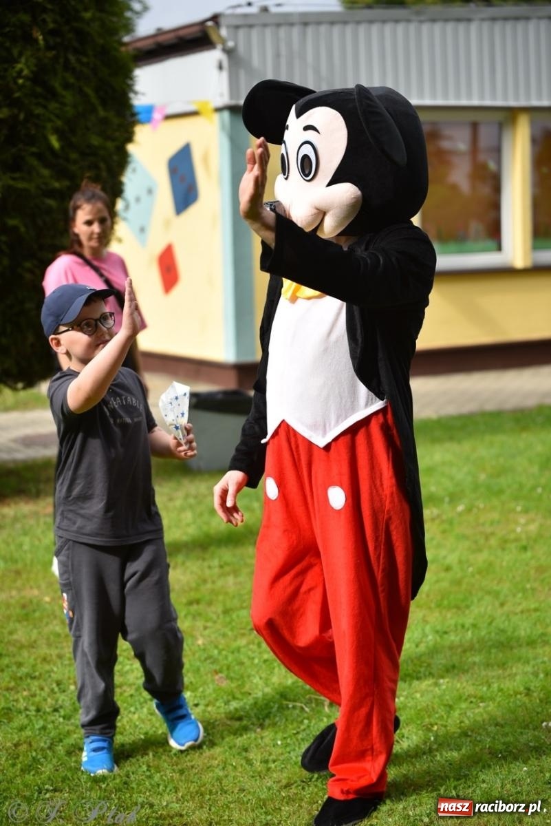 Zdjęcie w galerii na portalu naszraciborz.pl: Rodzinna przygoda w Przedszkolu nr 20 – festyn pełen radości i atrakcji [FOTO i WIDEO] wiadomości z regionu