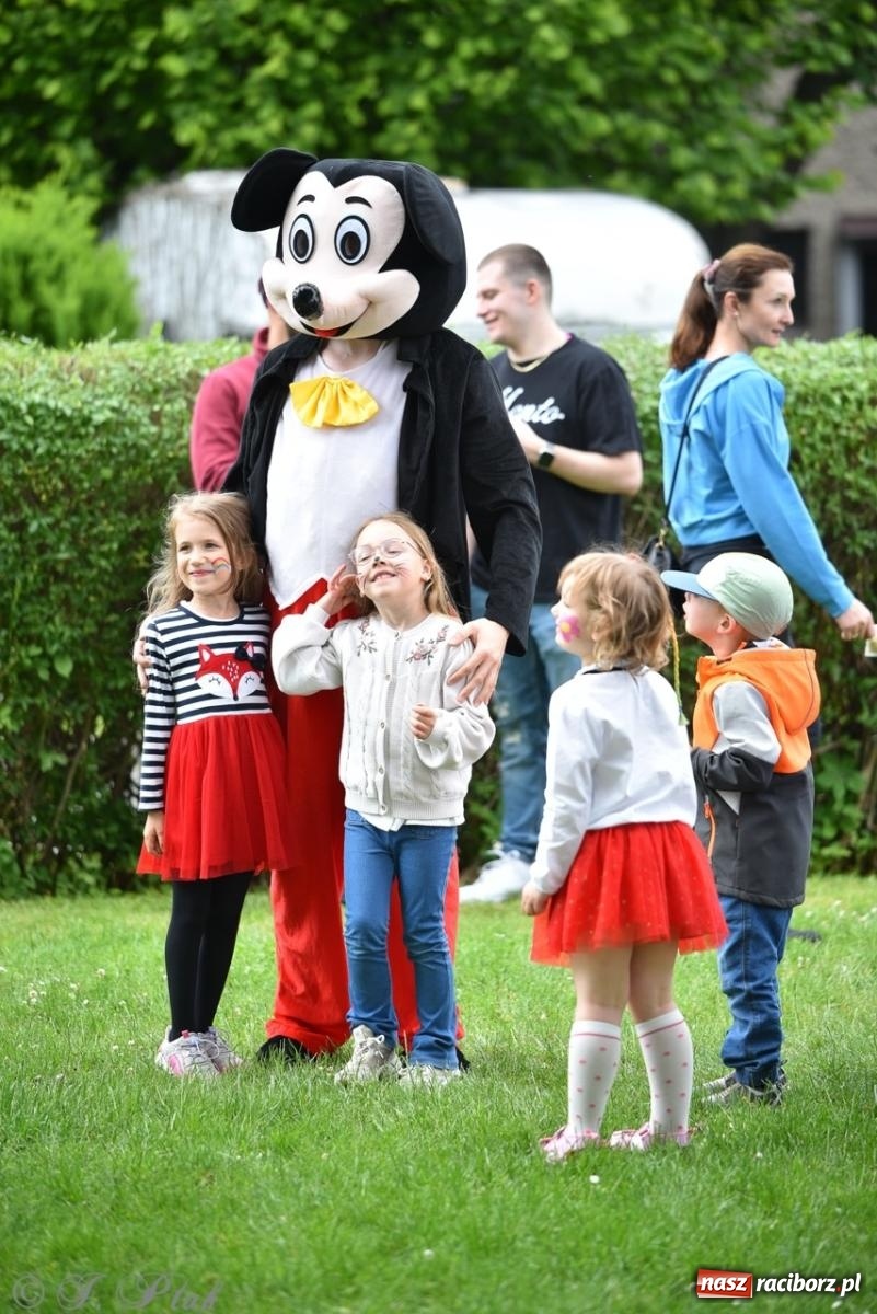 Zdjęcie w galerii na portalu naszraciborz.pl: Rodzinna przygoda w Przedszkolu nr 20 – festyn pełen radości i atrakcji [FOTO i WIDEO] wiadomości z regionu