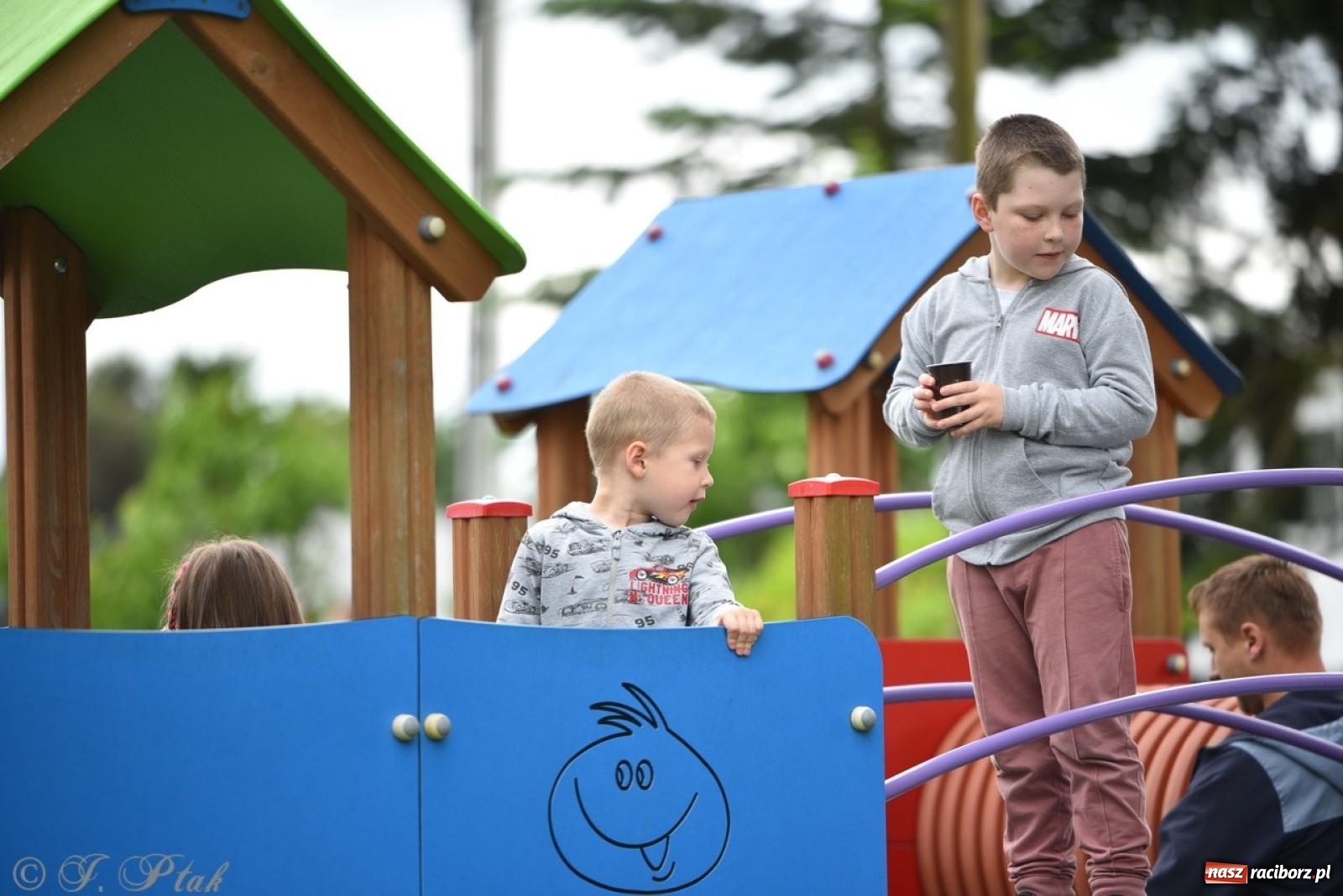 Zdjęcie w galerii na portalu naszraciborz.pl: Rodzinna przygoda w Przedszkolu nr 20 – festyn pełen radości i atrakcji [FOTO i WIDEO] wiadomości z regionu