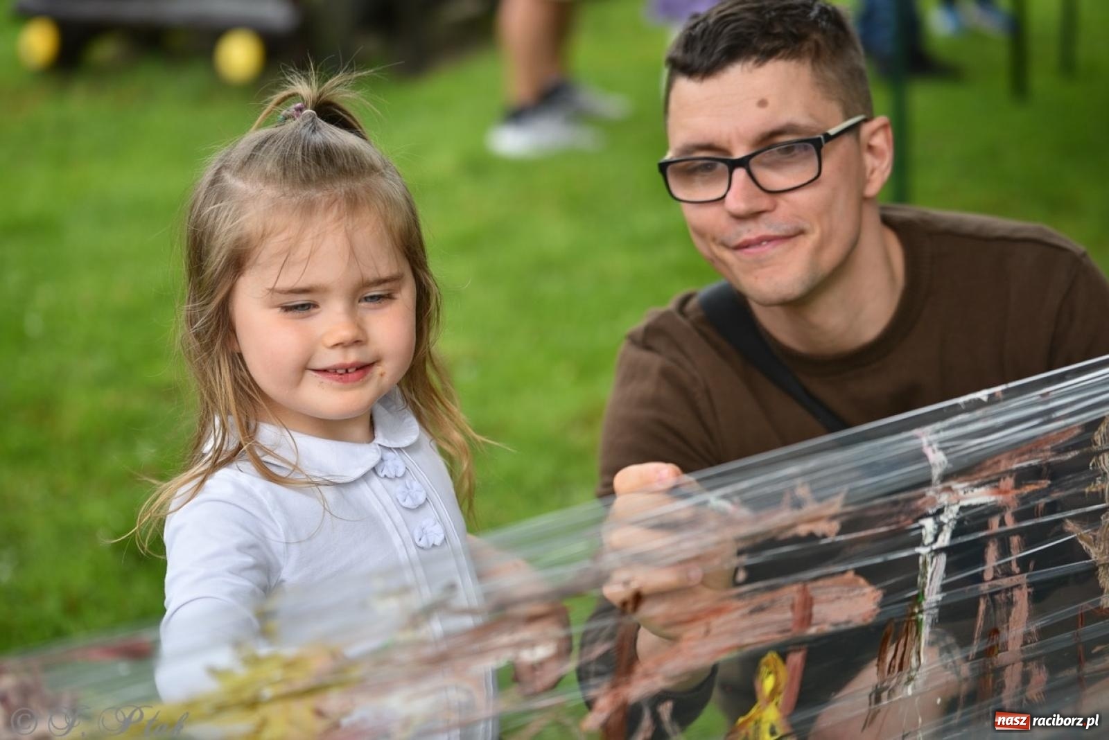 Zdjęcie w galerii na portalu naszraciborz.pl: Rodzinna przygoda w Przedszkolu nr 20 – festyn pełen radości i atrakcji [FOTO i WIDEO] wiadomości z regionu