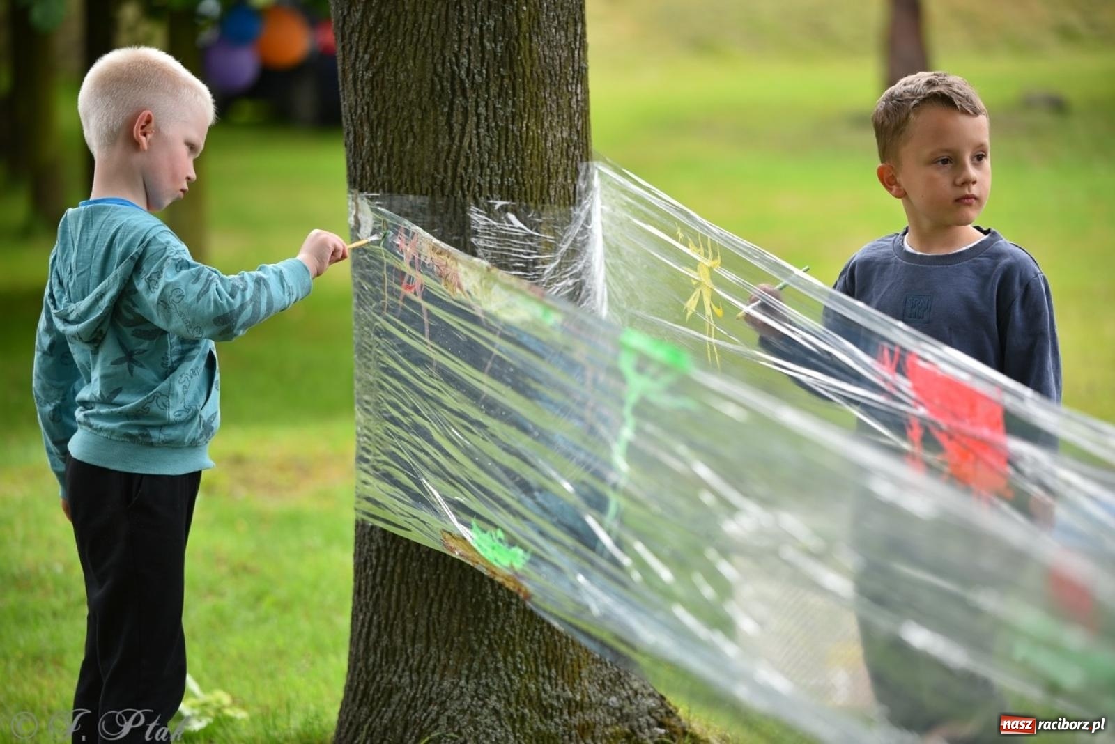 Zdjęcie w galerii na portalu naszraciborz.pl: Rodzinna przygoda w Przedszkolu nr 20 – festyn pełen radości i atrakcji [FOTO i WIDEO] wiadomości z regionu