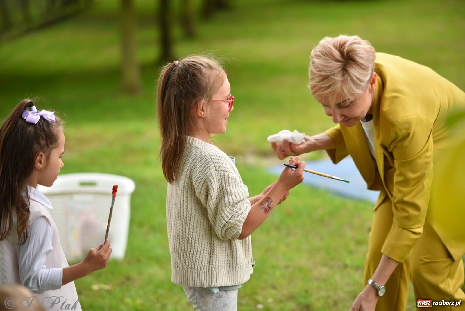 Zdjęcie w galerii na portalu naszraciborz.pl: Rodzinna przygoda w Przedszkolu nr 20 – festyn pełen radości i atrakcji [FOTO i WIDEO] wiadomości z regionu