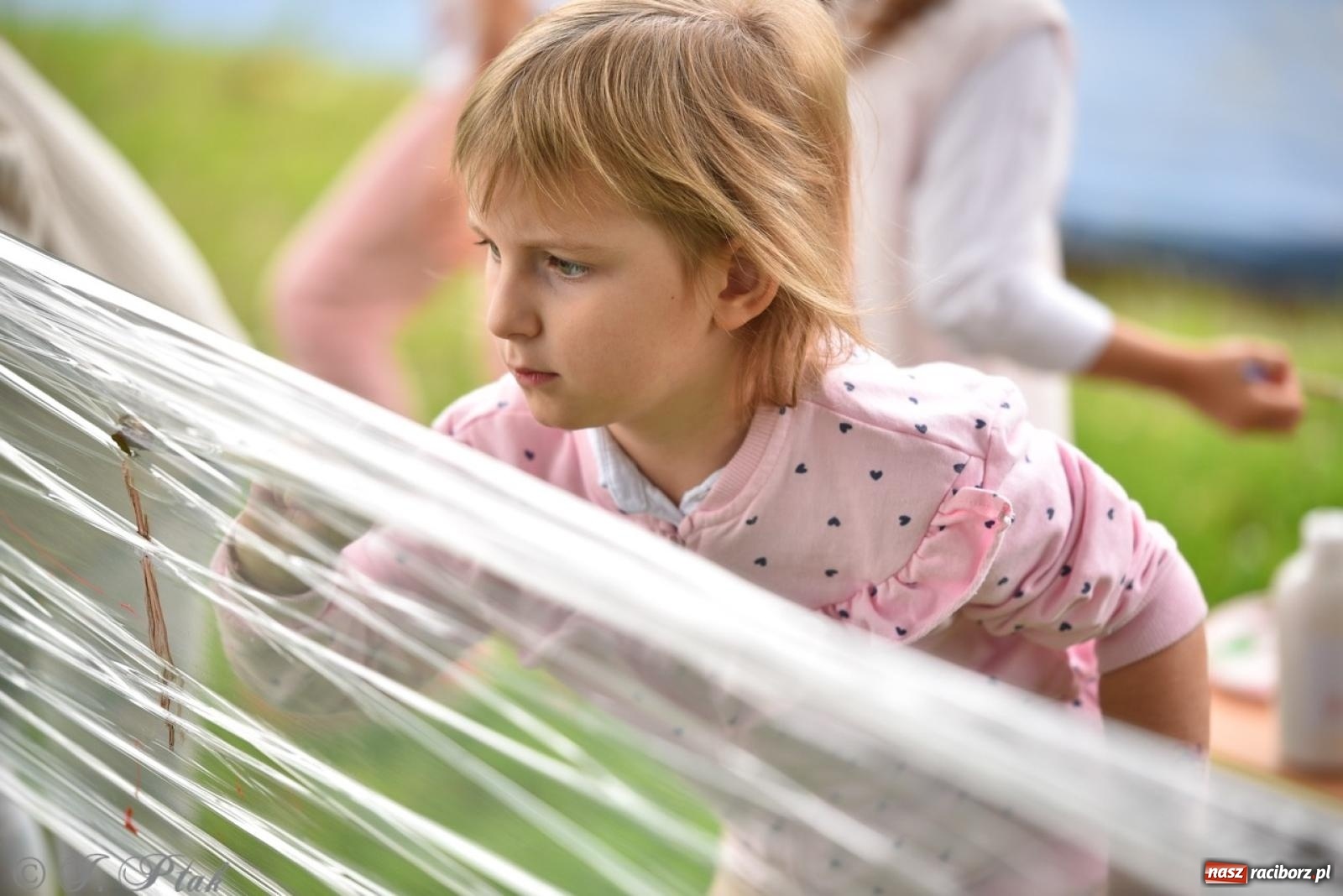 Zdjęcie w galerii na portalu naszraciborz.pl: Rodzinna przygoda w Przedszkolu nr 20 – festyn pełen radości i atrakcji [FOTO i WIDEO] wiadomości z regionu