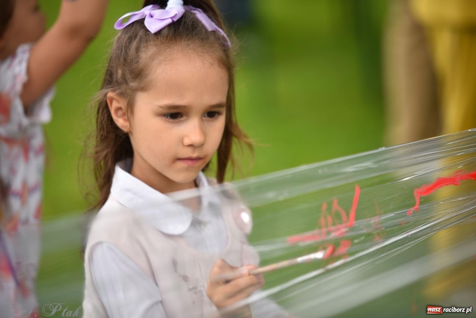 Zdjęcie w galerii na portalu naszraciborz.pl: Rodzinna przygoda w Przedszkolu nr 20 – festyn pełen radości i atrakcji [FOTO i WIDEO] wiadomości z regionu