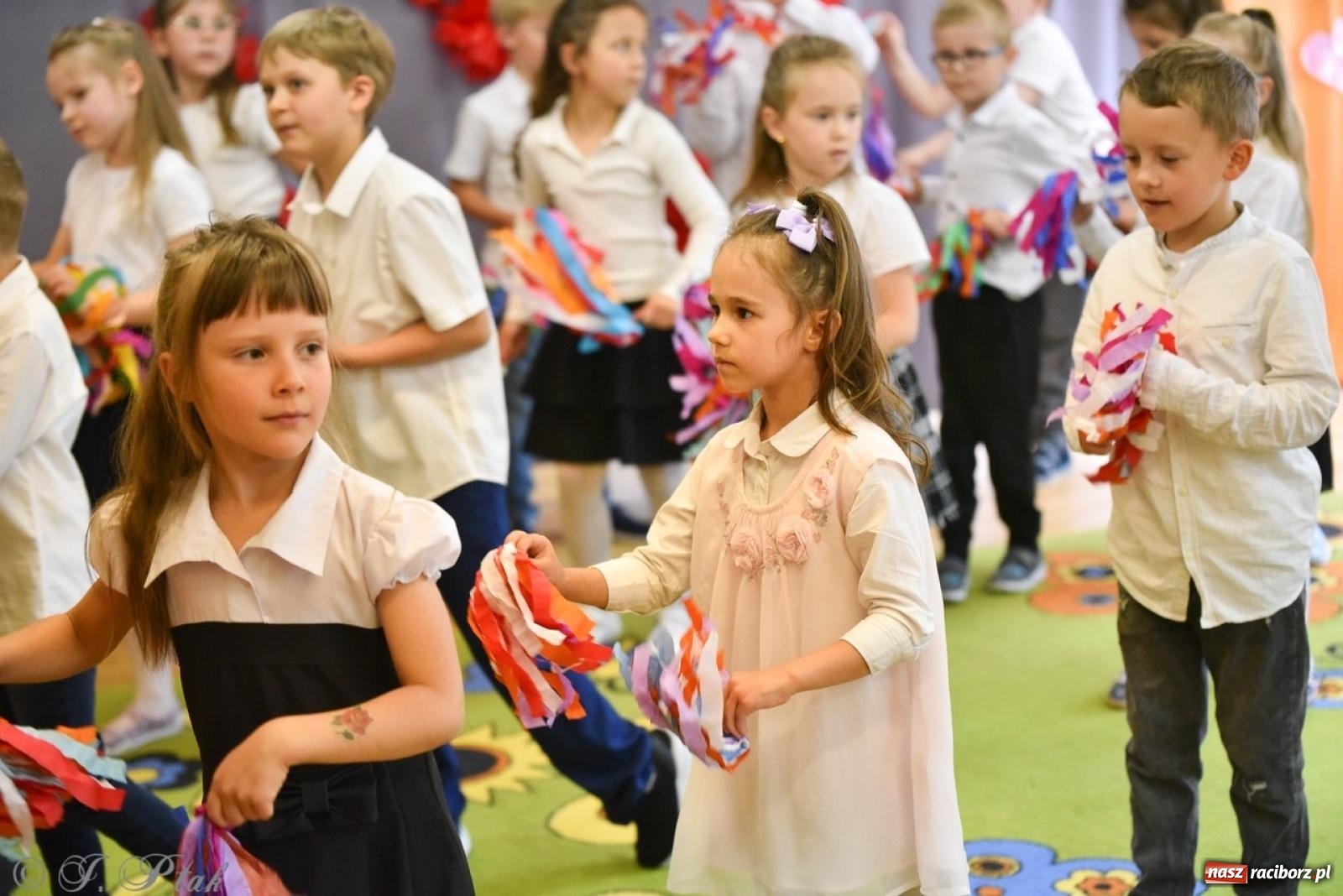 Zdjęcie w galerii na portalu naszraciborz.pl: Rodzinna przygoda w Przedszkolu nr 20 – festyn pełen radości i atrakcji [FOTO i WIDEO] wiadomości z regionu