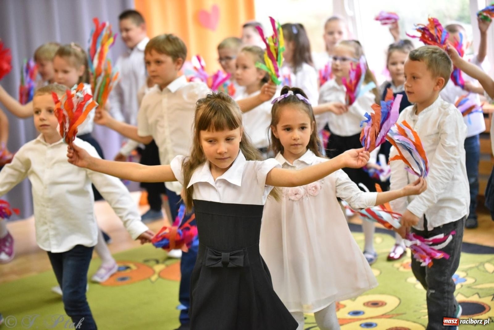 Zdjęcie w galerii na portalu naszraciborz.pl: Rodzinna przygoda w Przedszkolu nr 20 – festyn pełen radości i atrakcji [FOTO i WIDEO] wiadomości z regionu