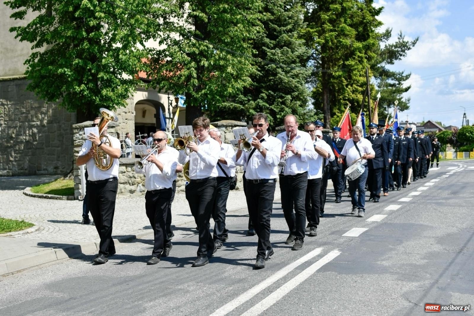 Zdjęcie w galerii na portalu naszraciborz.pl: 100 lat OSP Pogrzebień i nowy sztandar. Uroczystości z odznaczeniami i czeskim akcentem [FOTO i WIDEO] wiadomości z regionu