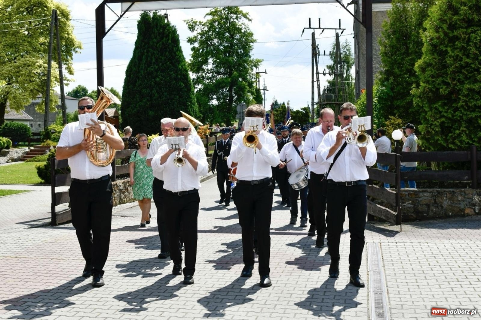 Zdjęcie w galerii na portalu naszraciborz.pl: 100 lat OSP Pogrzebień i nowy sztandar. Uroczystości z odznaczeniami i czeskim akcentem [FOTO i WIDEO] wiadomości z regionu